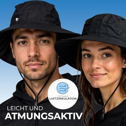 Mann und Frau tragen leichte, atmungsaktive Hüte.