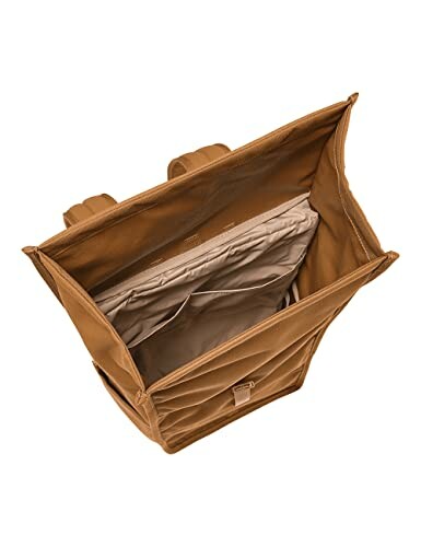 Geöffneter Rucksack mit Sicht auf das Innenfach