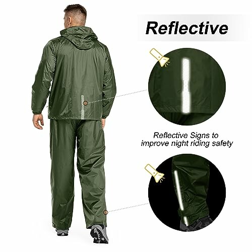 Reflektierende Regenbekleidung für mehr Sicherheit beim Nachtfahren.